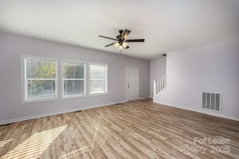 7039 Executive Circle Denver NC 28037