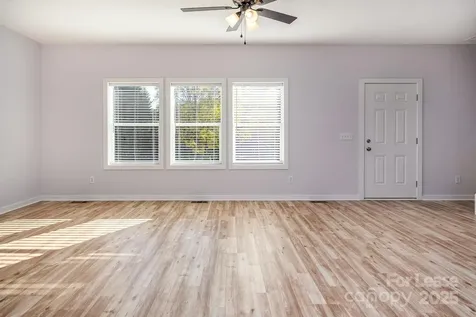 7039 Executive Circle Denver NC 28037