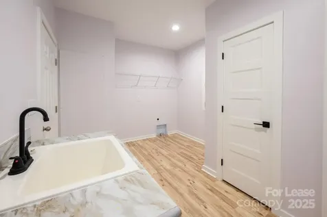 7039 Executive Circle Denver NC 28037