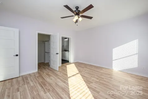 7039 Executive Circle Denver NC 28037