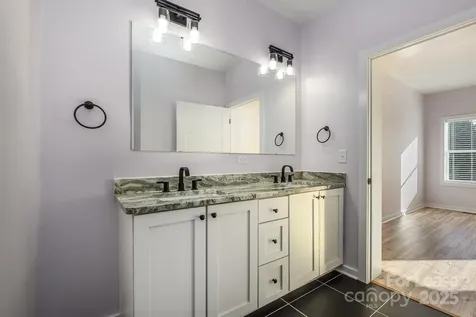 7039 Executive Circle Denver NC 28037
