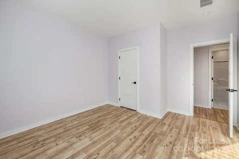7039 Executive Circle Denver NC 28037