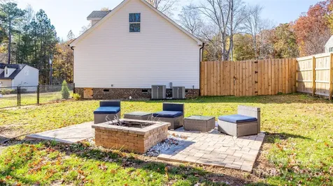 7039 Executive Circle Denver NC 28037