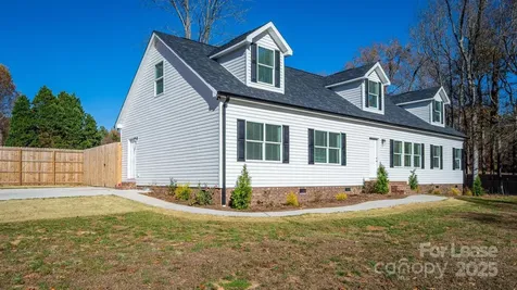7039 Executive Circle Denver NC 28037