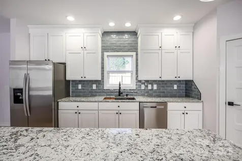 7039 Executive Circle Denver NC 28037