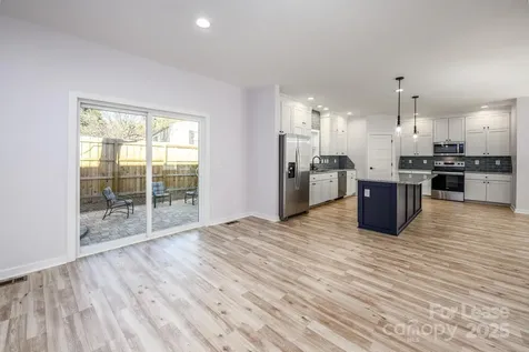 7039 Executive Circle Denver NC 28037