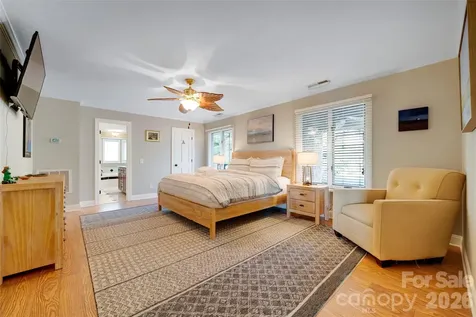 300 Roberts Drive Hendersonville NC 28739