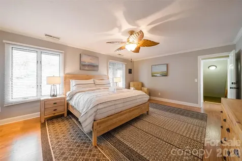 300 Roberts Drive Hendersonville NC 28739
