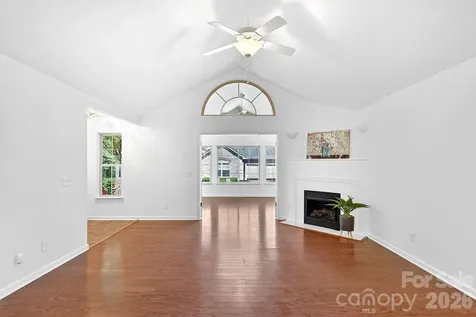 3546 S Bank Court Matthews NC 28105