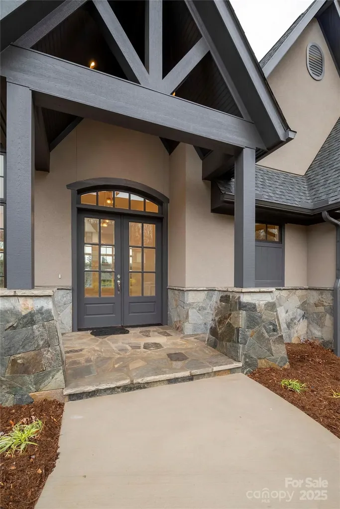 15 Evian Court Asheville NC 28804