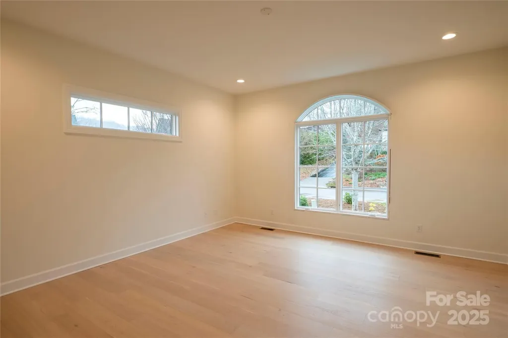 15 Evian Court Asheville NC 28804