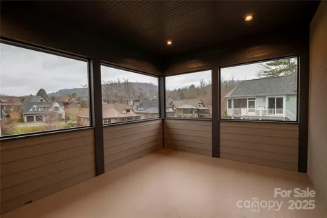 15 Evian Court Asheville NC 28804