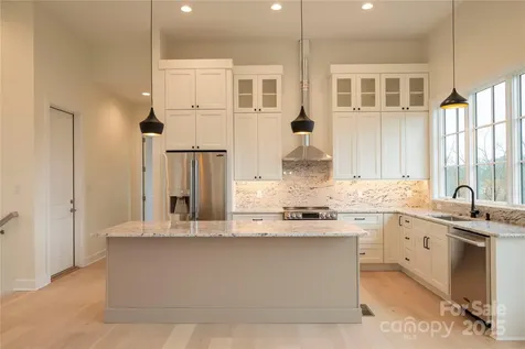 15 Evian Court Asheville NC 28804