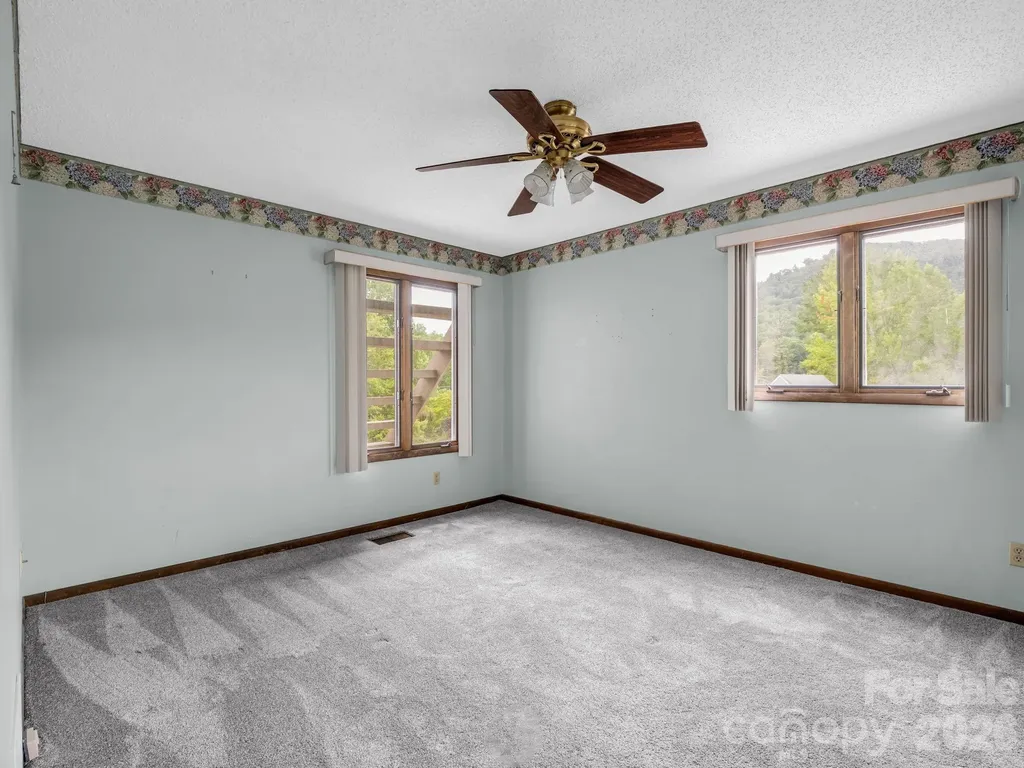 1 Lynx Drive Black Mountain NC 28711