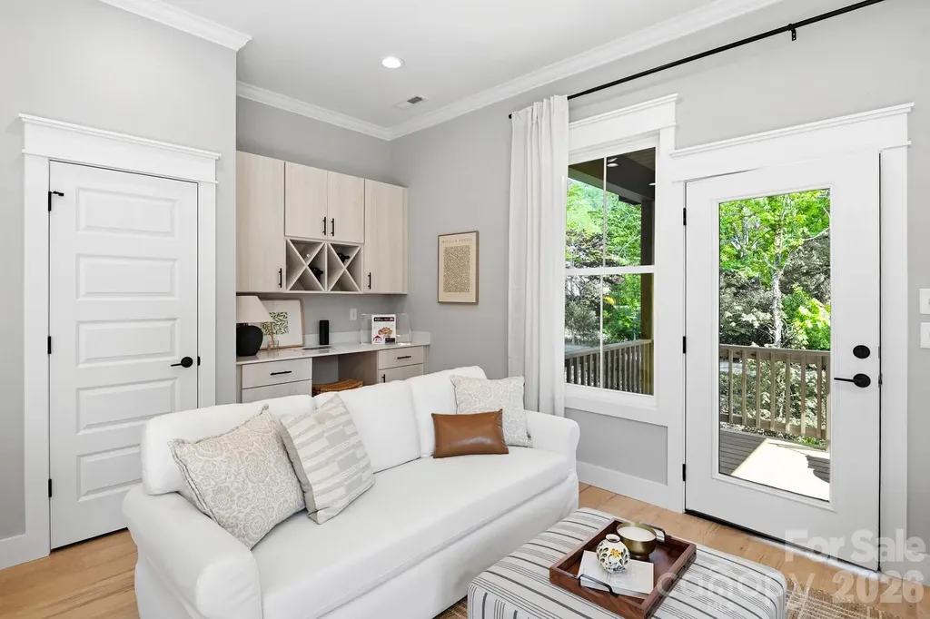 103 Collin Place Asheville NC 28804