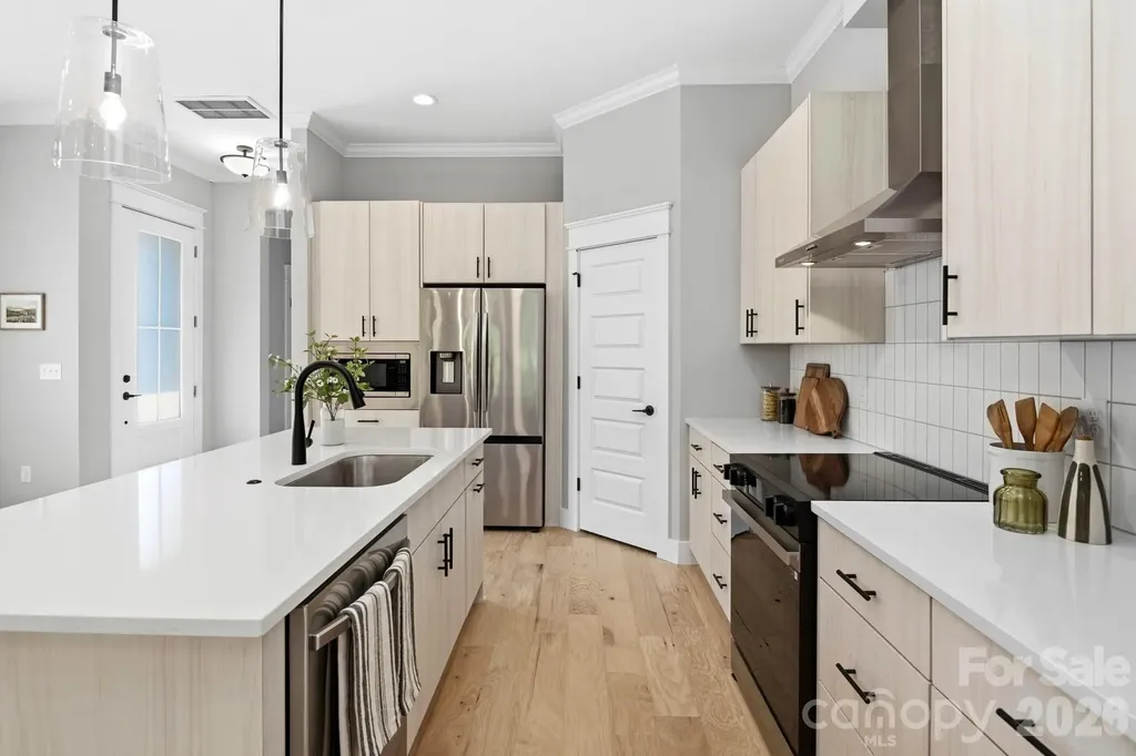 103 Collin Place Asheville NC 28804