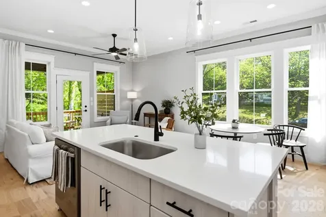 103 Collin Place Asheville NC 28804