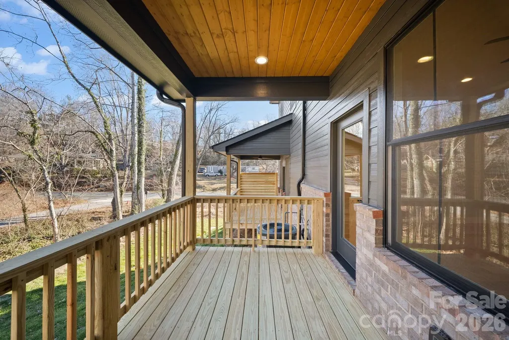 105 Collin Place Asheville NC 28804
