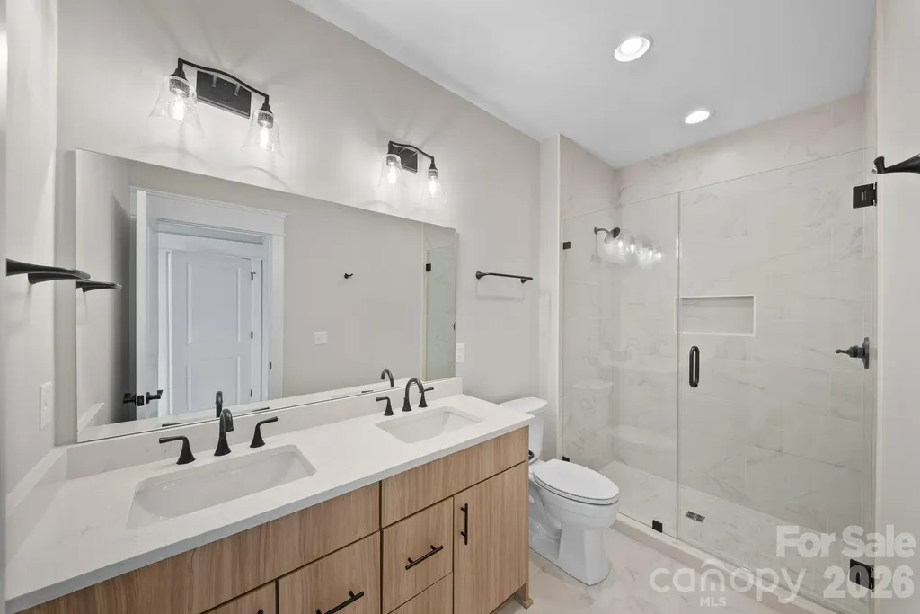 105 Collin Place Asheville NC 28804
