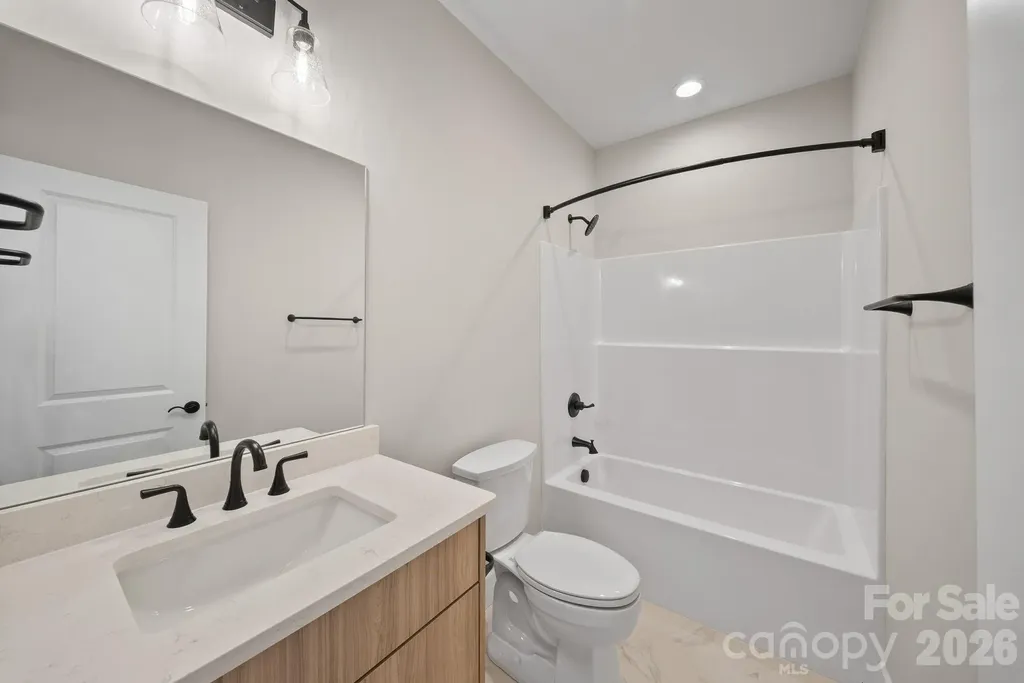 105 Collin Place Asheville NC 28804