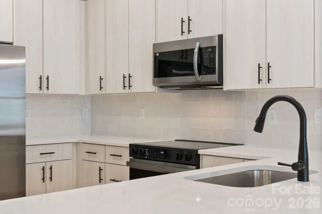 105 Collin Place Asheville NC 28804