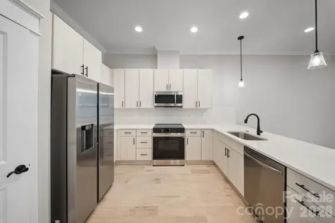 105 Collin Place Asheville NC 28804