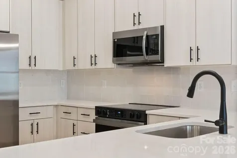 105 Collin Place Asheville NC 28804