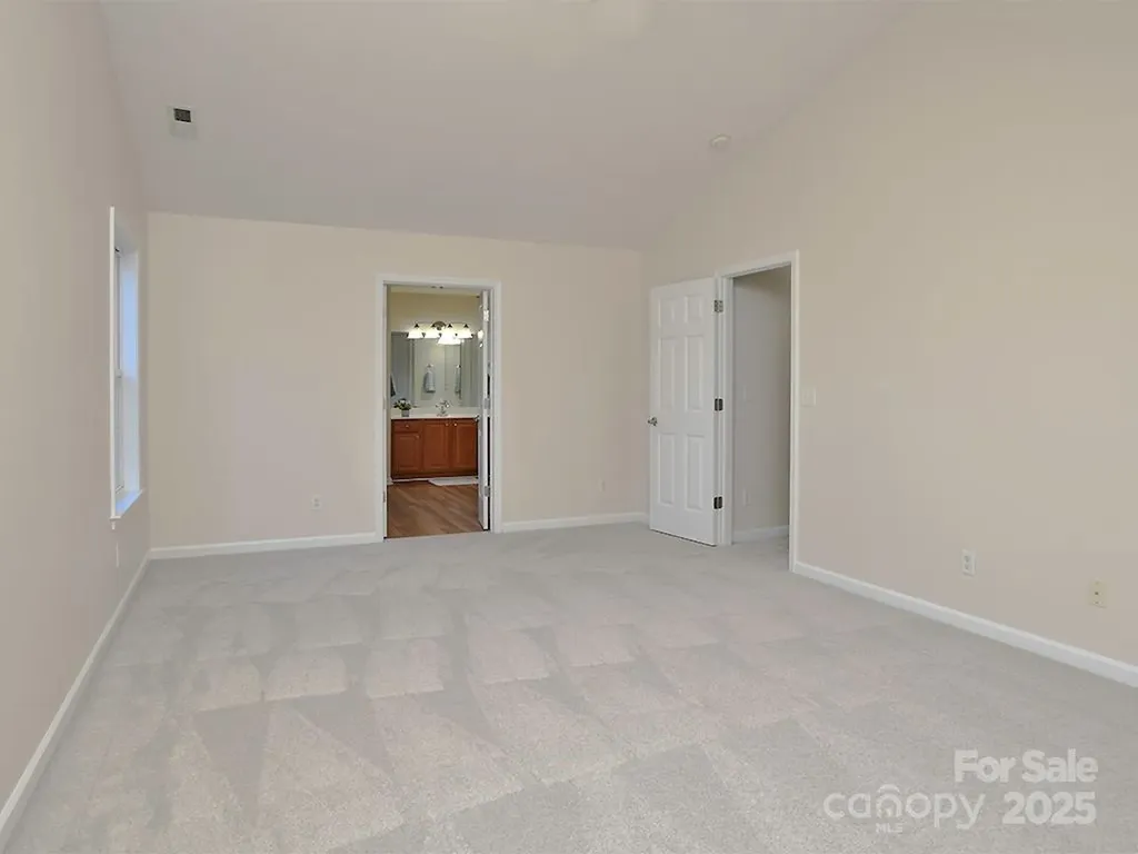 28 Stone River Drive Asheville NC 28804
