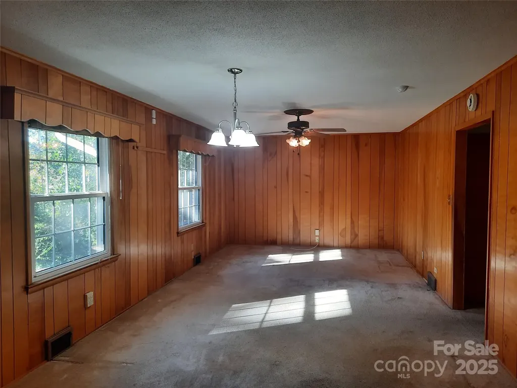 121 Greenview Drive Kannapolis NC 28081