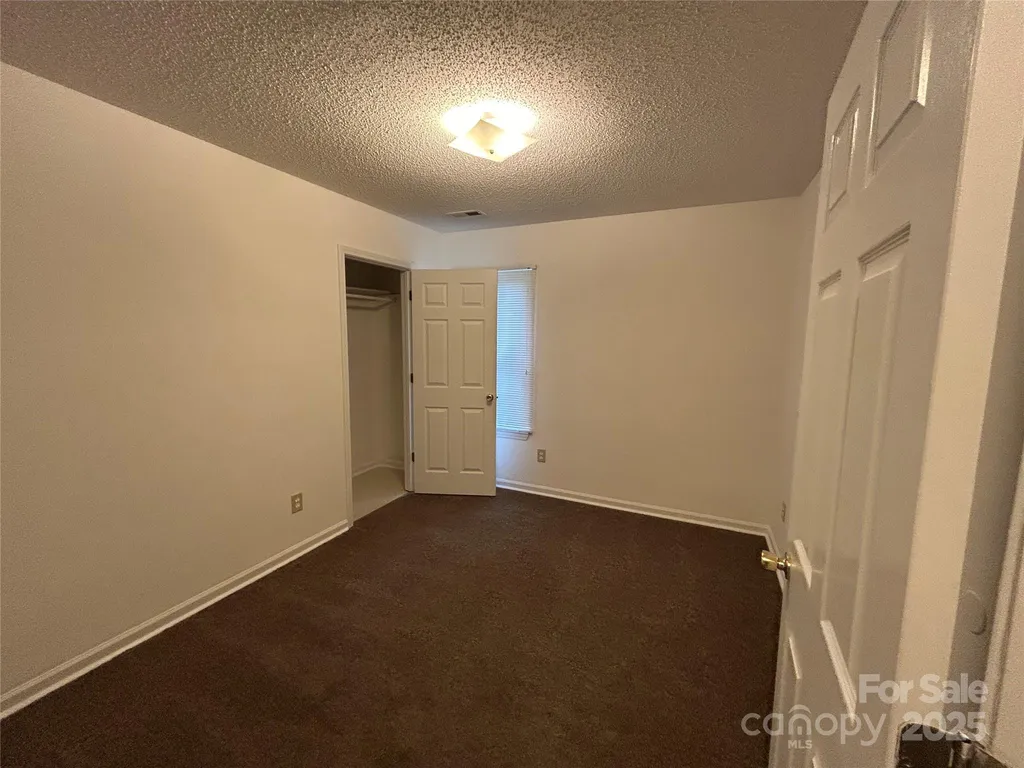 1208 W Walnut Avenue Gastonia NC 28052