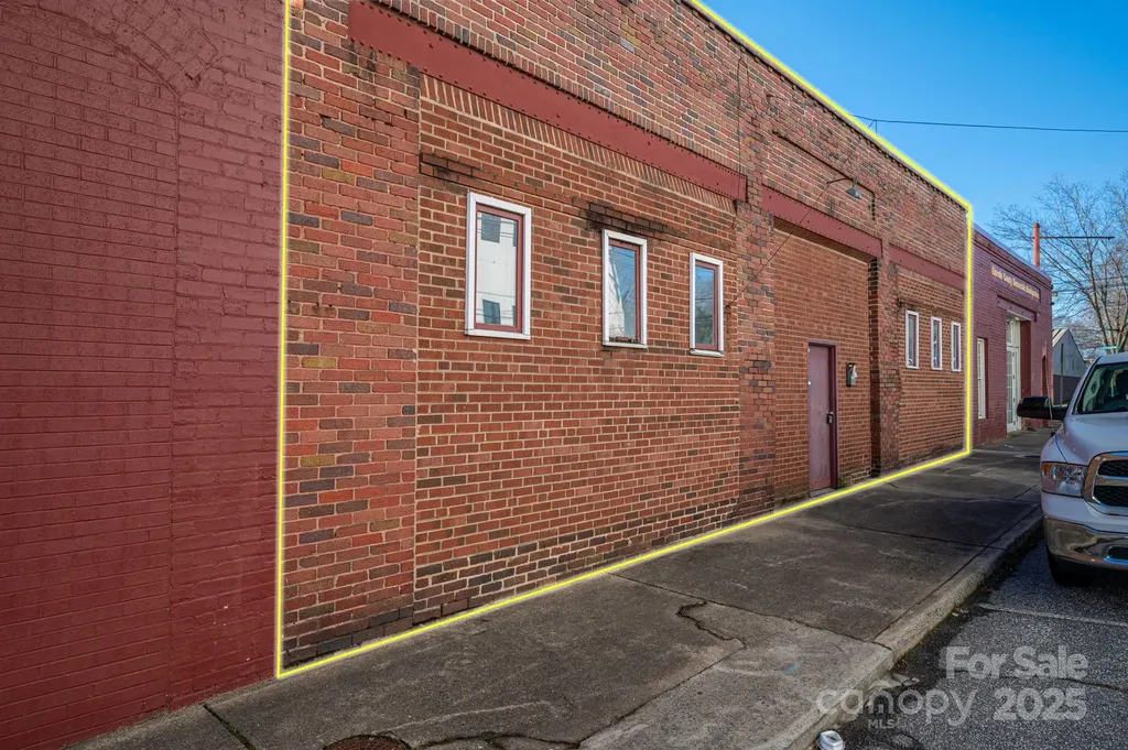 127 W Water Street Lincolnton NC 28092