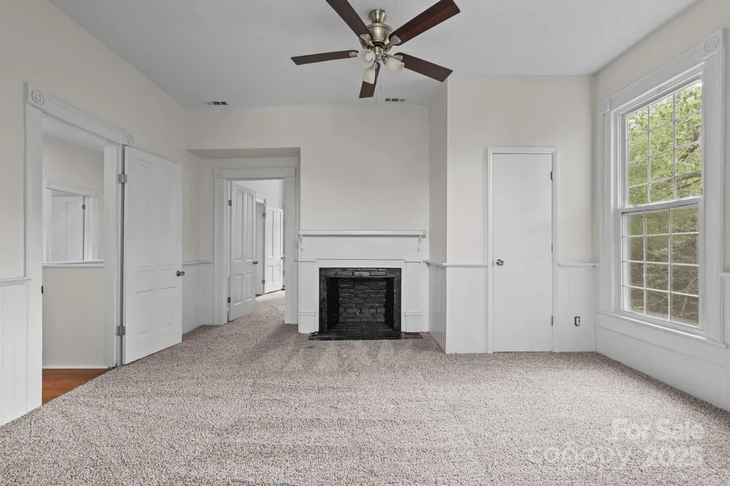 301 W Central Street Maxton NC 28364
