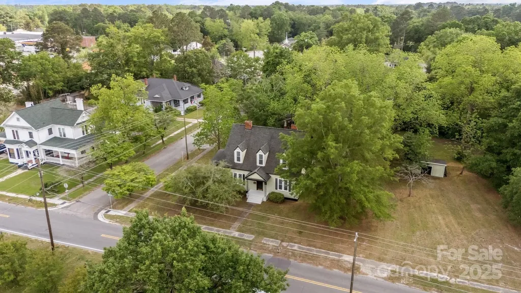 301 W Central Street Maxton NC 28364