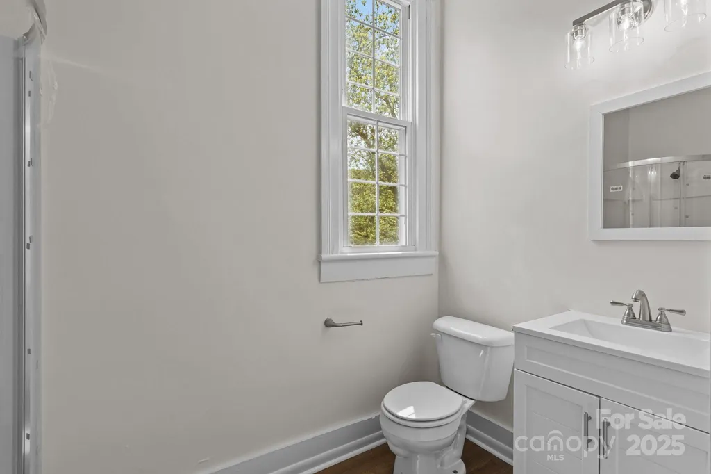 301 W Central Street Maxton NC 28364