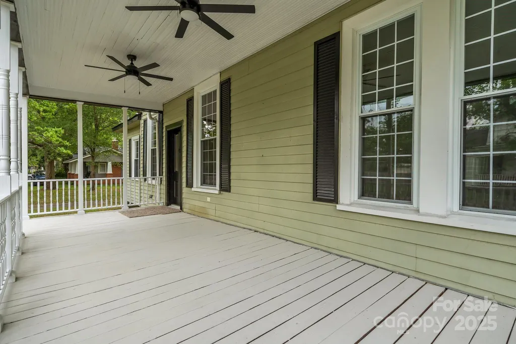 301 W Central Street Maxton NC 28364