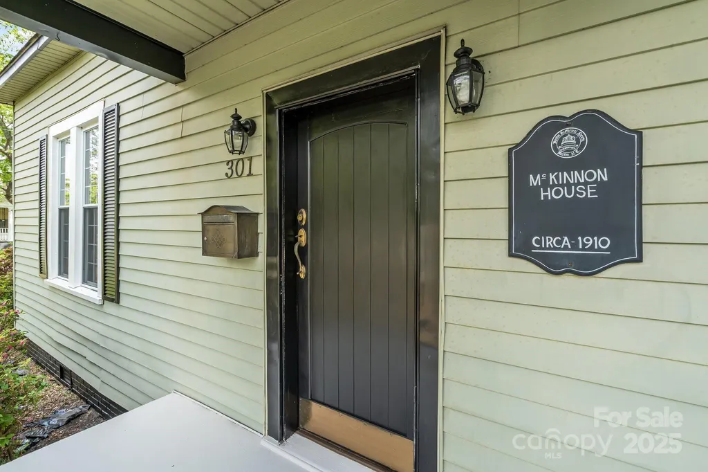 301 W Central Street Maxton NC 28364