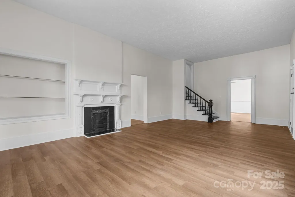 301 W Central Street Maxton NC 28364