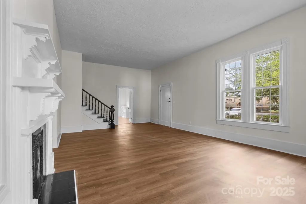 301 W Central Street Maxton NC 28364