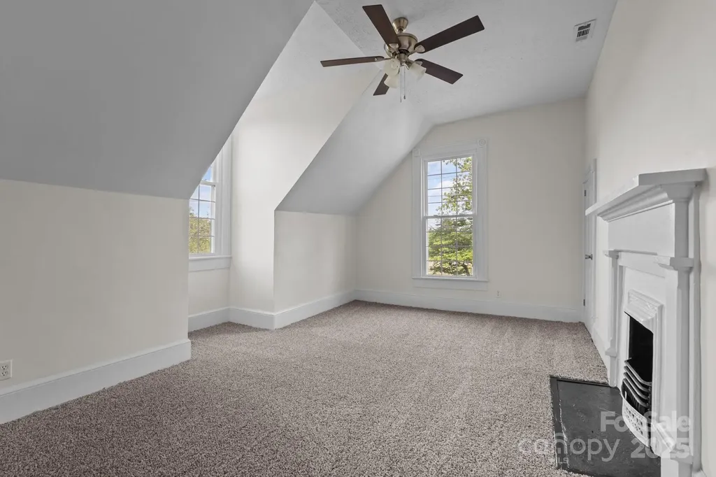 301 W Central Street Maxton NC 28364