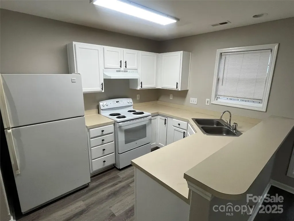 1830 Butterfly Lane Charlotte NC 28269