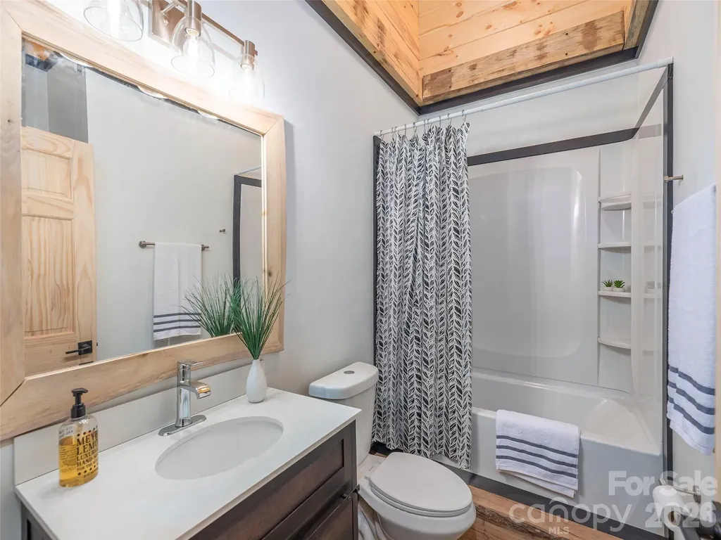 55 Dean Riddle Drive Waynesville NC 28785