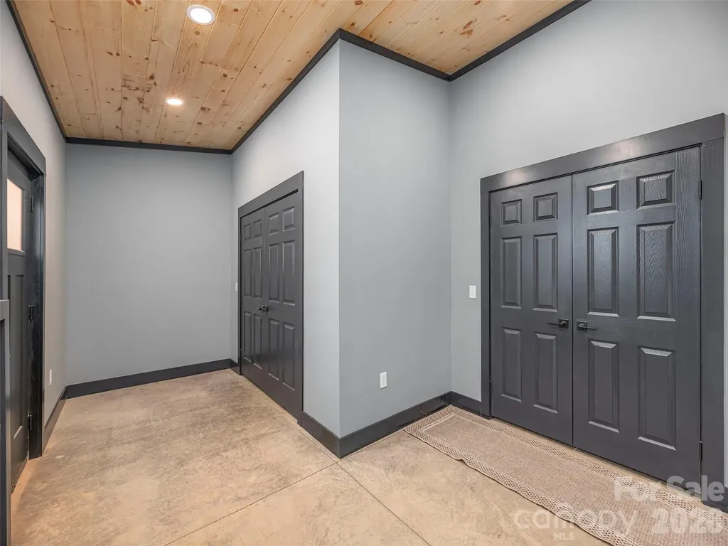 55 Dean Riddle Drive Waynesville NC 28785
