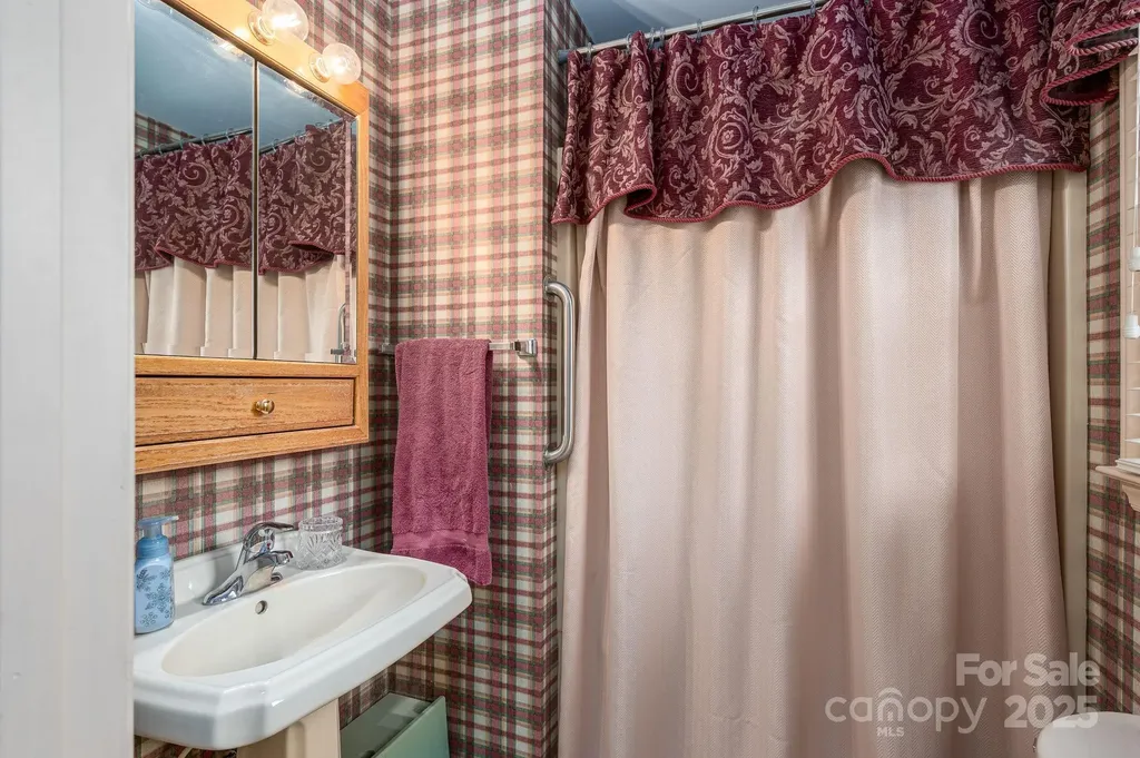 113 Old Stagecoach Road Lawndale NC 28090
