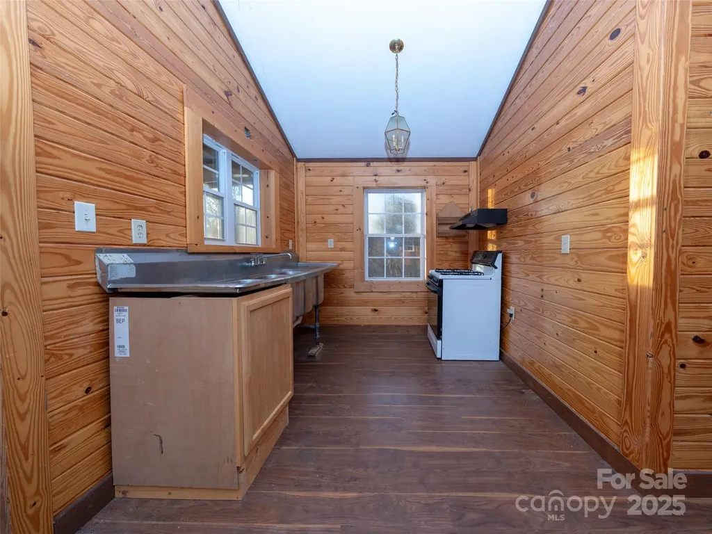 506 Rocky Acres Road Canton NC 28716