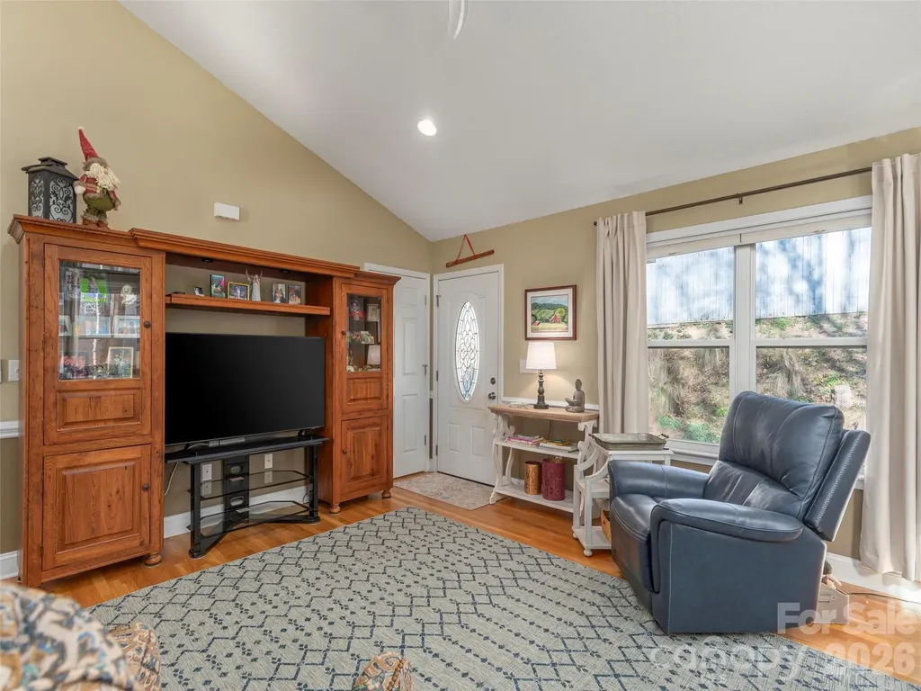 16 Southwood Drive Weaverville NC 28787