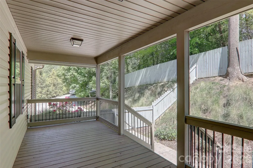 16 Southwood Drive Weaverville NC 28787