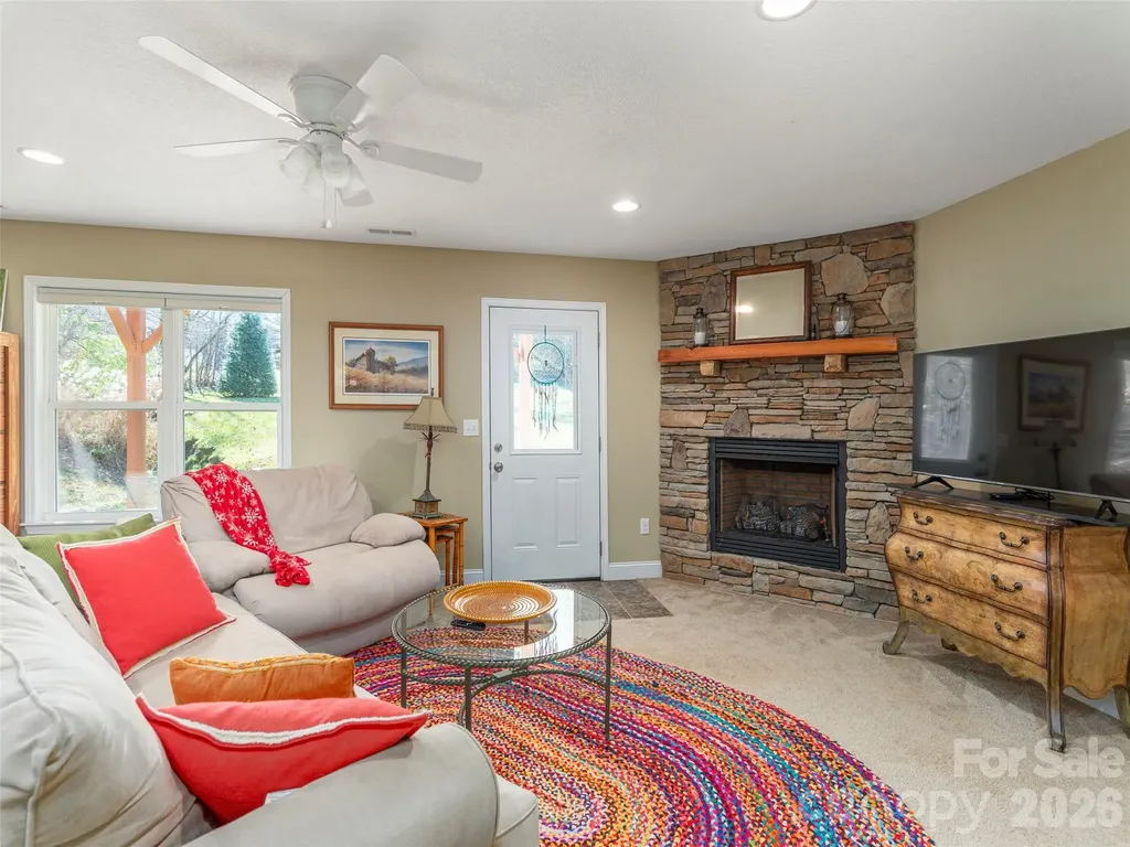 16 Southwood Drive Weaverville NC 28787
