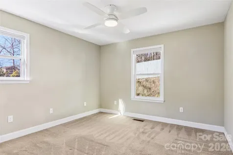 16 Southwood Drive Weaverville NC 28787