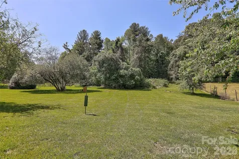 16 Southwood Drive Weaverville NC 28787