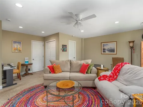 16 Southwood Drive Weaverville NC 28787